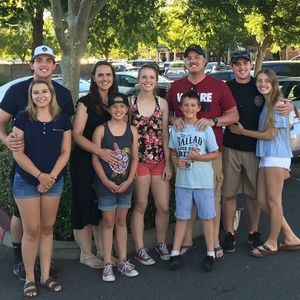 Meet your Posher, Clarissa